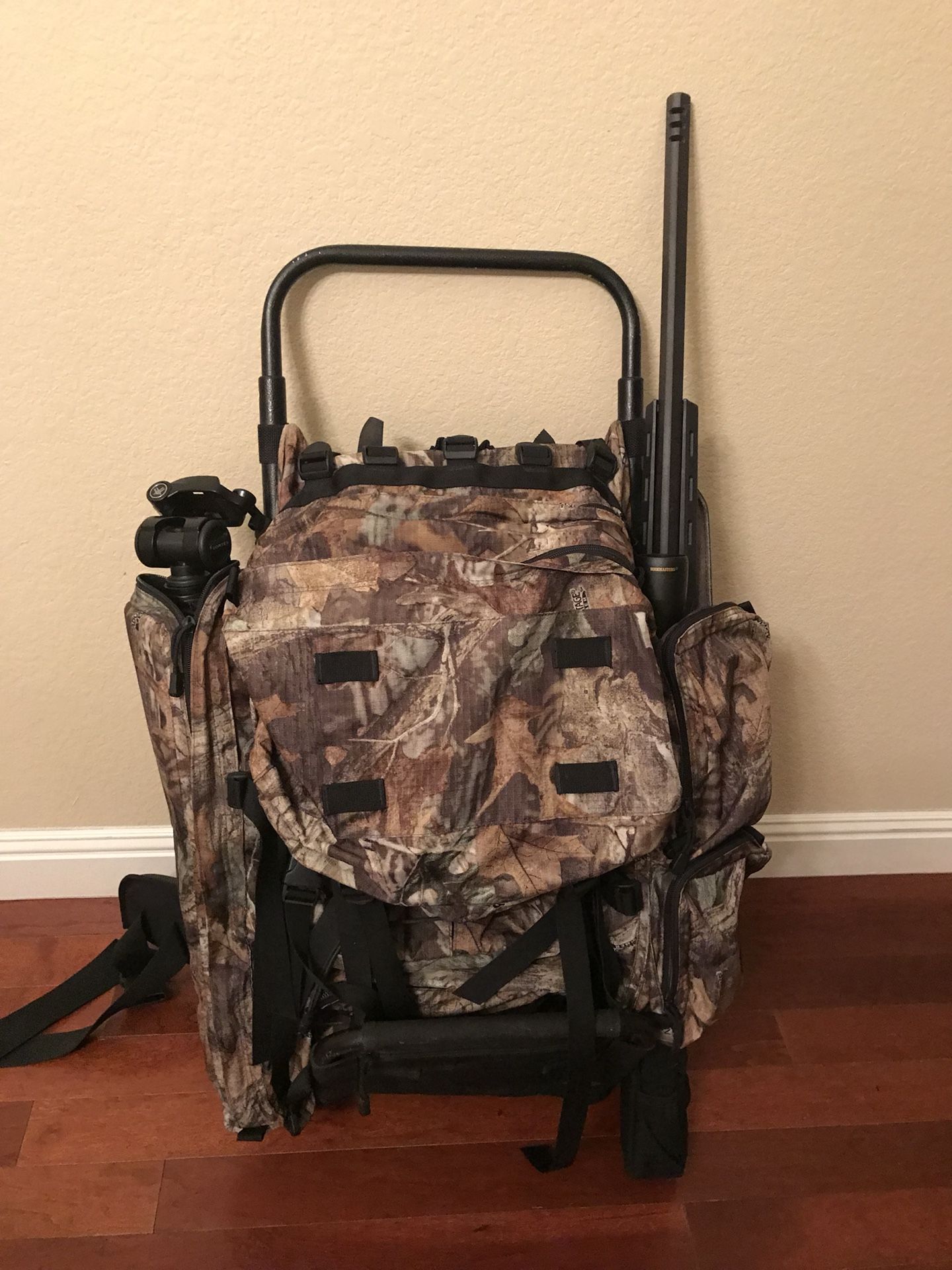 Cabelas Extreme Alaskan Outfitter Pack and Frame