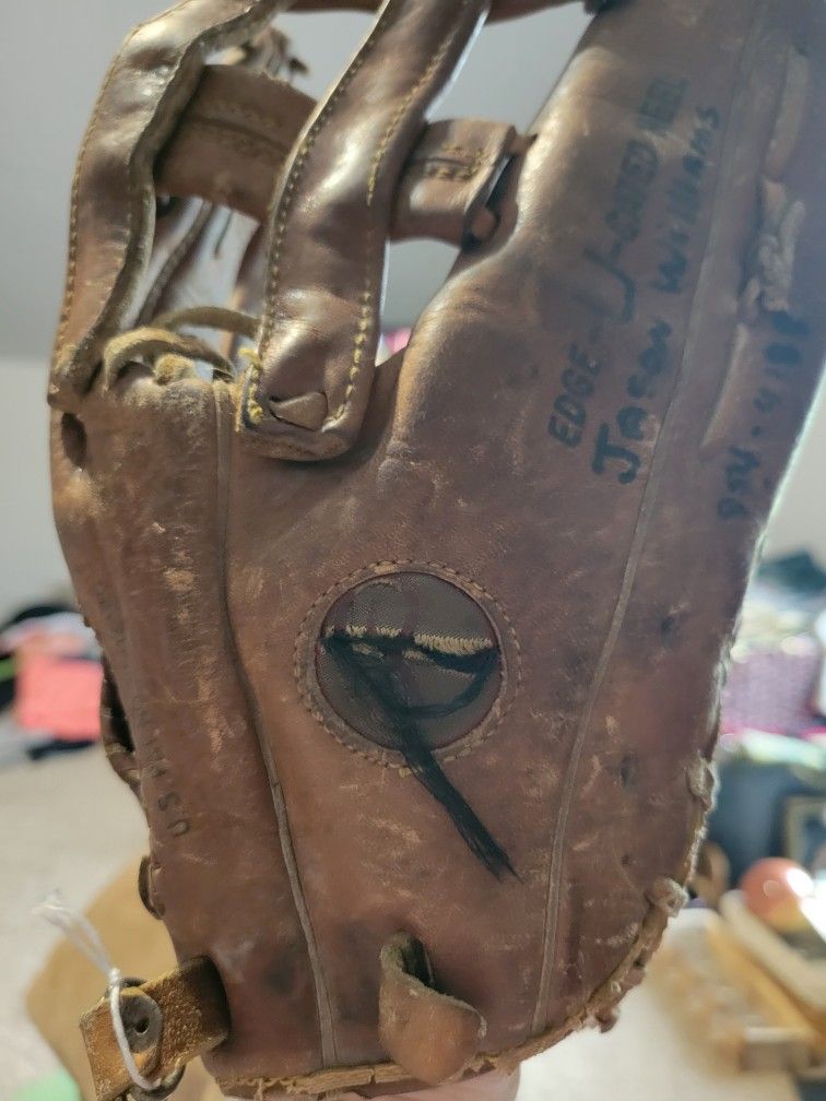 Vintage MIKE SCHMIDT all Leather Glove