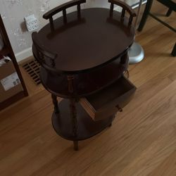 Little high table 