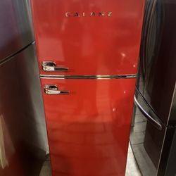 Red 22” Width TopFreezer Galanz Refrigerator FOR SALE!!!