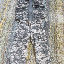 JR. G.I. Army Digital Camouflage Pants, Army Digital Camo Vest, XS  HALLOWEEN COSTUME