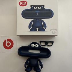 Beats Pill Dude Stand Like New In Box With Glasses 