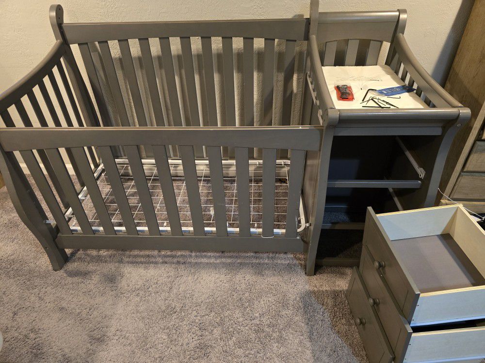 Baby/Infant Crib 