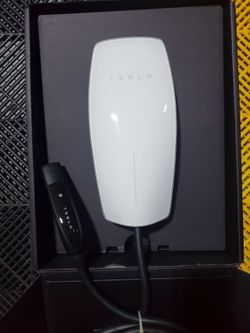 Tesla Wall Connector/ Charger (Gen 3) Level 2 home charging