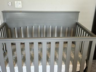 Convertible Baby Crib With Mattress