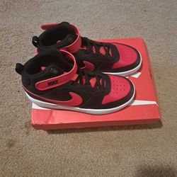 Black And Red Nikes(NEVER BEEN WORN)