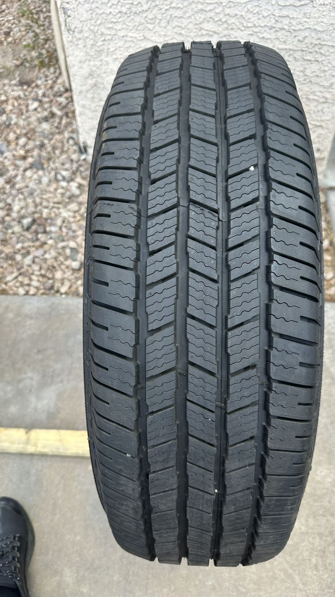 1– TIRE. 245/60R20 MICHELIN NO PATCHES DOT 2023 99 % TREADS