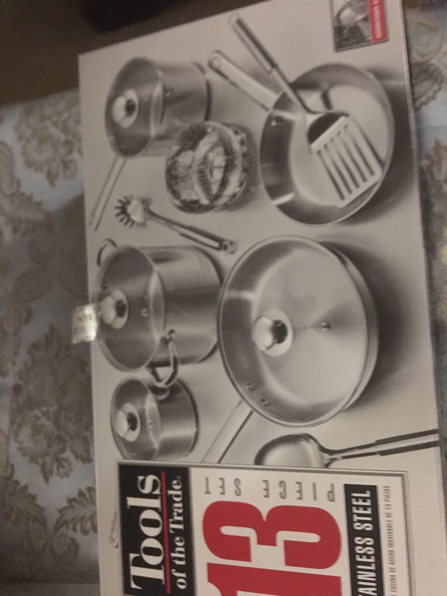 Brand new tools of the trade 13 peice pot set