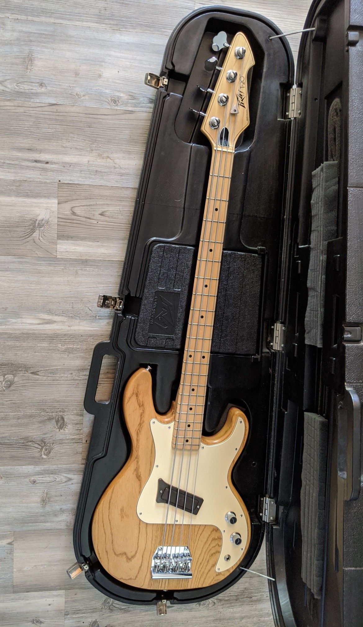 Peavey T20 bass for Sale in Vancouver, WA OfferUp