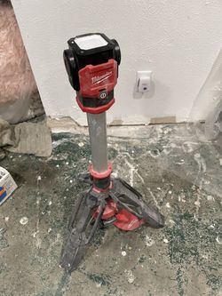 Milwaukee M12 Tower Light
