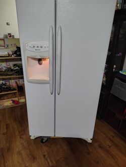 Refrigerator 