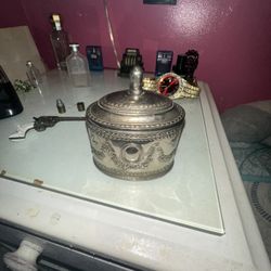 Vintage Antique Godinger Silver Art Co. silver-plated trinket or jewelry box from a vintage collection.