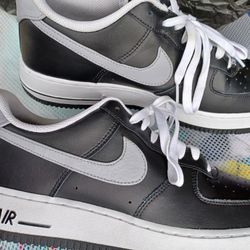 Christmas Price Drop $55.00 Must Purchas By Dec 24 To Get PriceMen's Nike Air Size10 Price Drop $55 