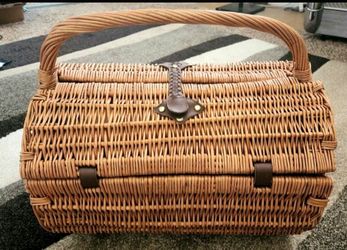 Picnic basket