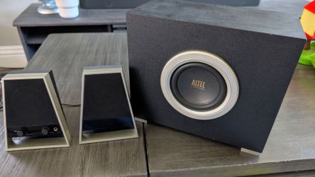 Altec Lancing 2.1 speaker