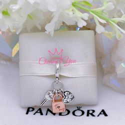Adorable Charm 925 silver for Pandora moments bracelet.