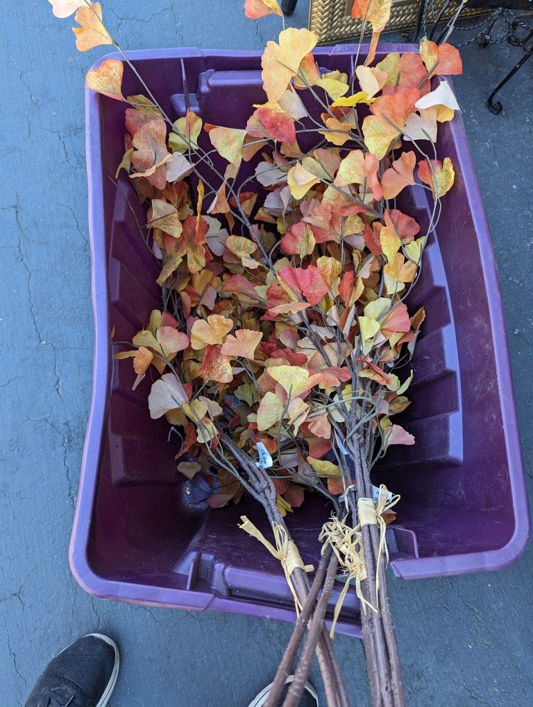 Gone Decor Flowers.For Vest