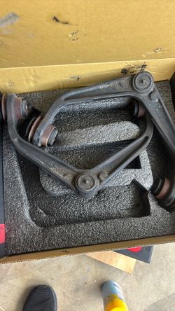 Control ARM GM Chevrolet Silverado 2(contact info removed)