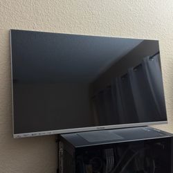 32 Inch Monitor
