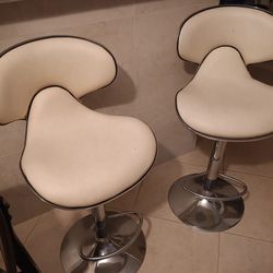 2 Chairs -beige Leather