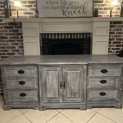 Gorgeous Refinished 76 inch Bernhardt Buffet / Sideboard / Bar / Server / Dresser / Media Console / Entryway Piece / Vanity