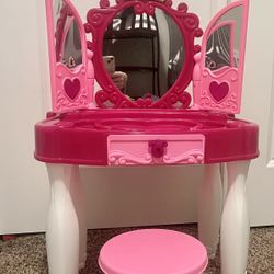 Toddler Vanity Mirror W/stool Lights Up!