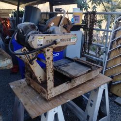 Concrete ,Brick And Pavers Saw