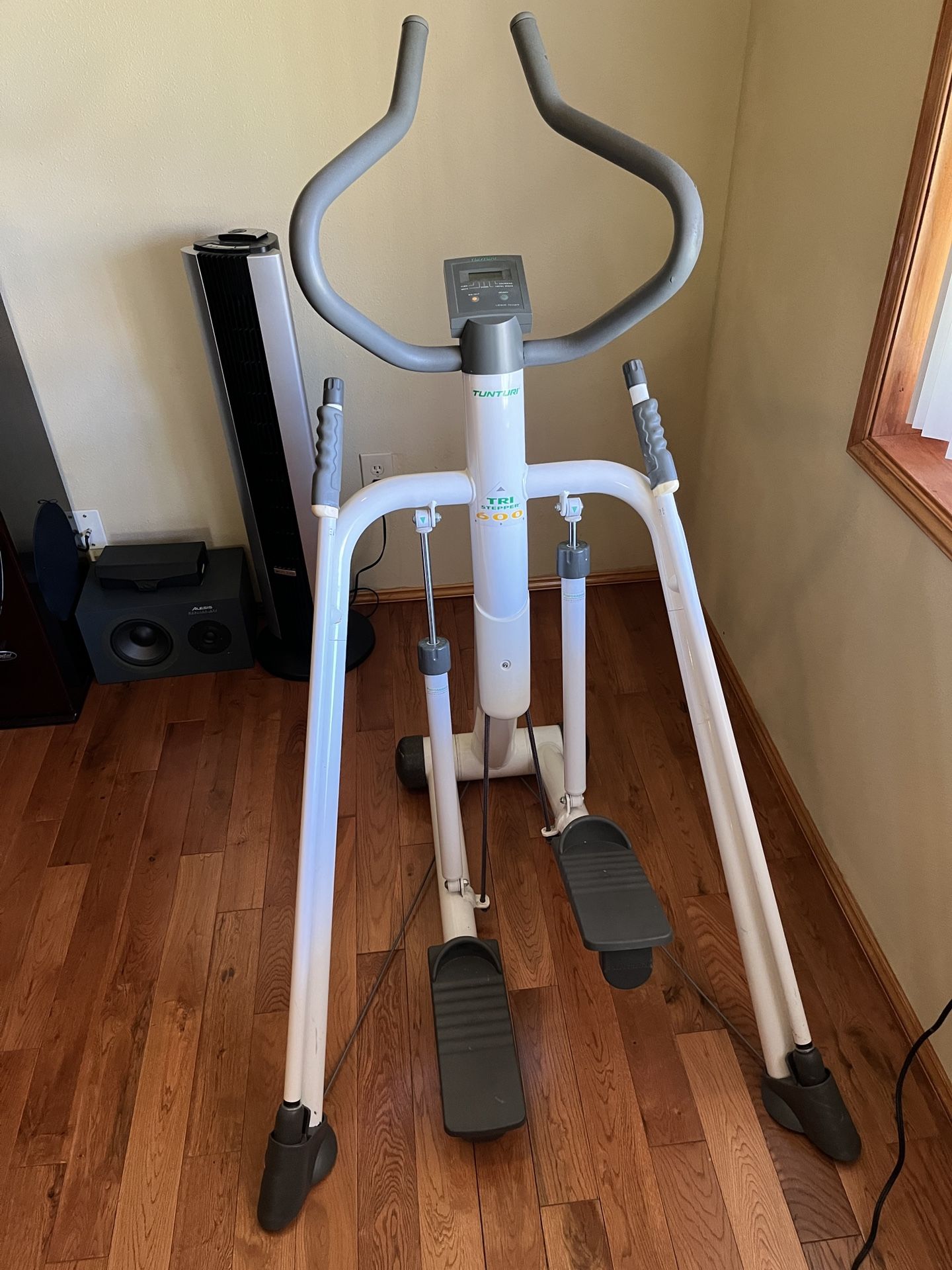 TUNTURI TRI STEPPER 600 for Sale in Renton WA OfferUp