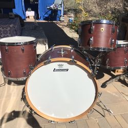 Ludwig 24,13,14,16” Vintage Drum Set 1970