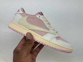 Jordan 1 x TRAVIS Scott Shy P