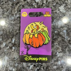 Disney Parks 2024 Happy Halloween Pumpkin Pluto Bats Trading Pin.  Limited release.  Brand new on original card.  Smoke free home  
