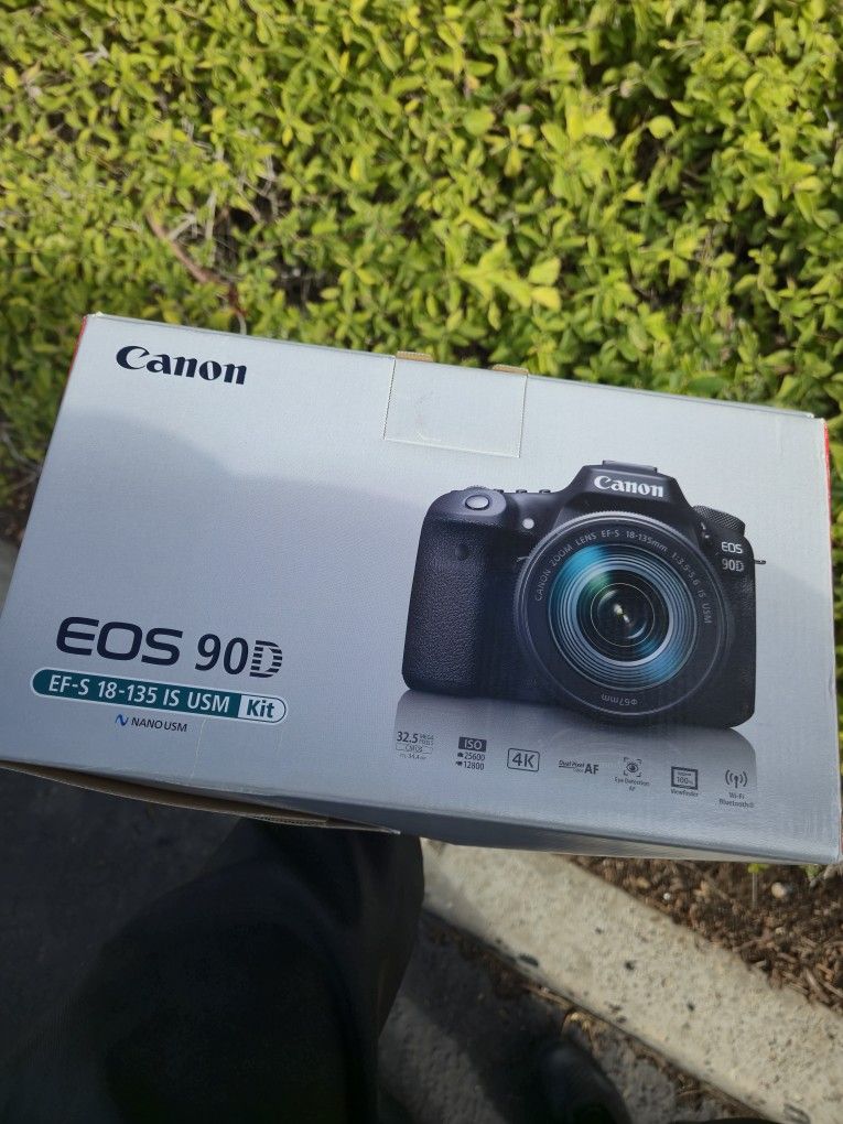 Canon 90D With 18-135mm Kit Lens LOCAL SALES ONLY