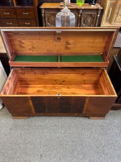 Lane Cedar Hope Chest with Tray