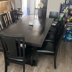 Table With 8 Chairs 