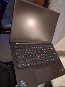 Lenovo X1 Carbon Gen 12 /i7 Vpro 32 Gigs RAM 1 TB SSD 14inch screen