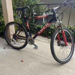 Trek 8500 Mountain Bike