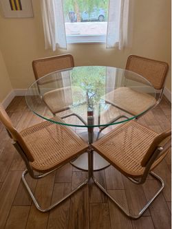 Round Glass Dining Table
