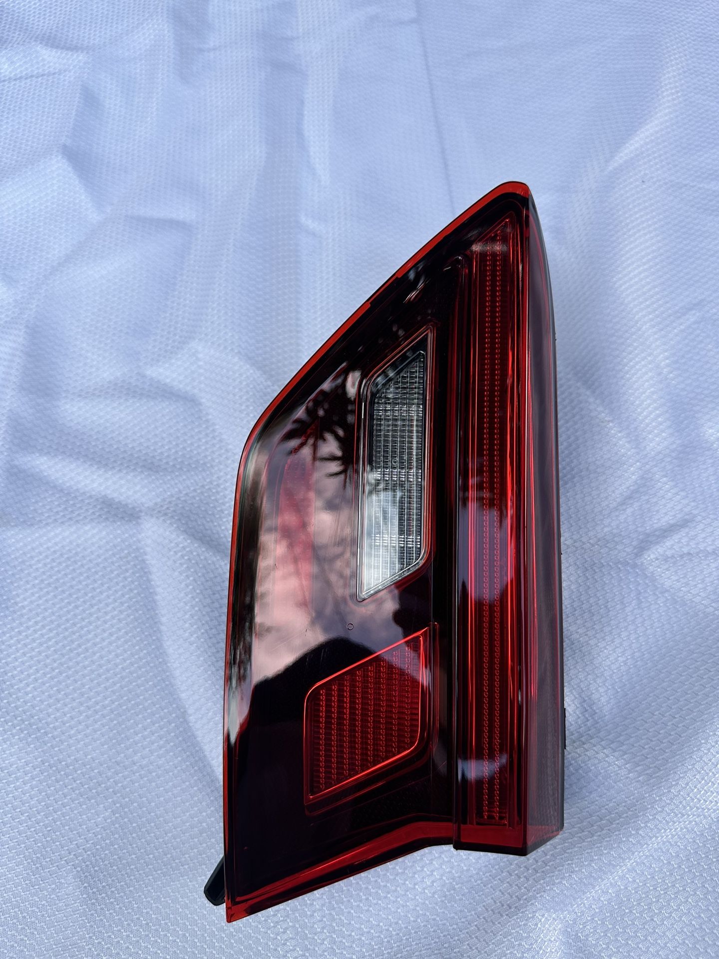 Volkswagen Tiguan right taillight year 2018-2023