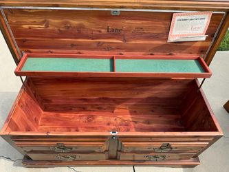 Vintage Lane Cedar Chest / 4-Drawer Blanket Chest