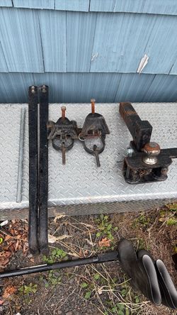 Weight distribution hitch