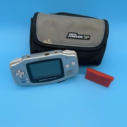 GBA W/  Pokemon Fire Red.