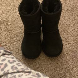 Black Kids Ugg’s Size 9 