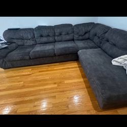 L Couch With Pull Out Bed. 