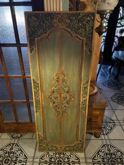 Old World  Hand Carved World Plaque 5ft x2 Ft HEAVY SOLID WOOD PLAQUE Good as a wall decor  as it is for projects