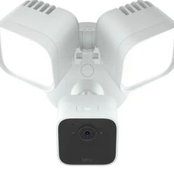 Wired Floodlight Camera - Smart Security Camera, 2600 Lumens, HD Works with Alexa - 1 Camera (White)