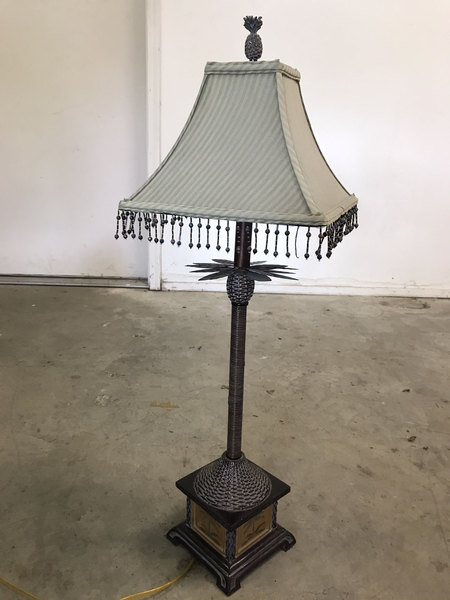 Pineapple accent Lamp