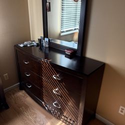 Drawer Dresser W Mirror