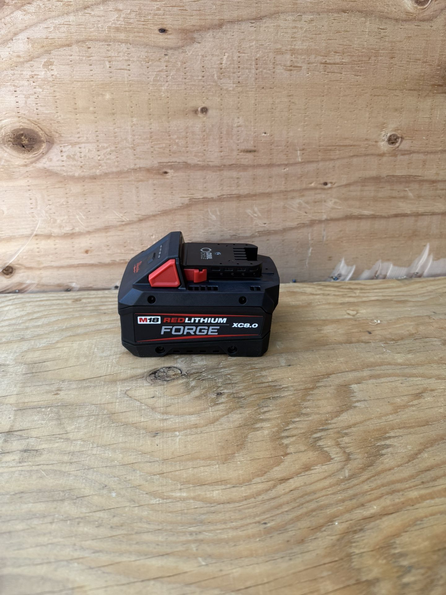 Milwaukee M18 18V Lithium-Ion REDLITHIUM FORGE XC 8.0 Ah Battery Pack