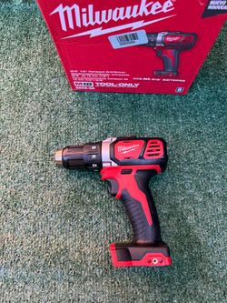 Milwaukee M18 18V Lithium-Ion Cordless 1/2 in. Drill Driver (Tool-Only)