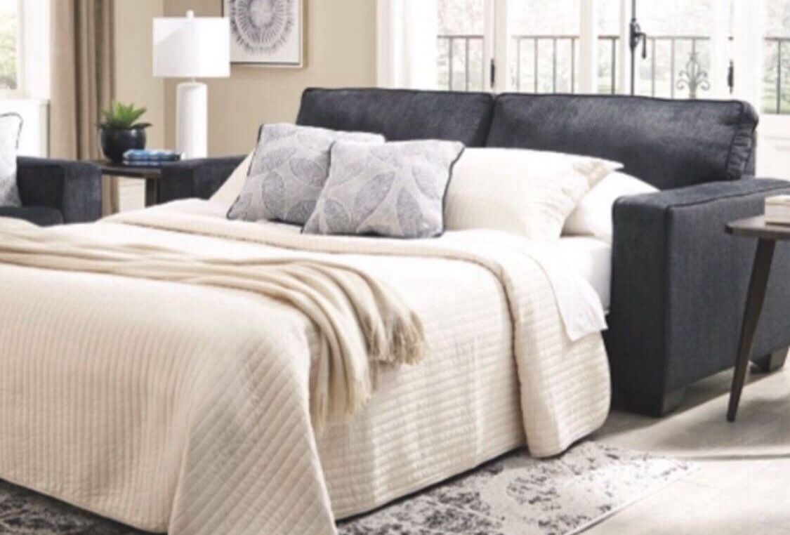 New Sofa Couch With Pull Out Queen Sized Memory Foam Sleeper Bed